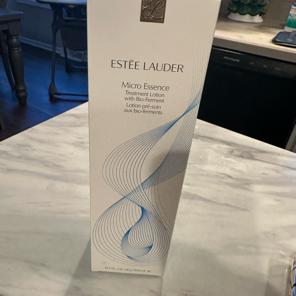 Estee Lauder Micro Essence Skincare Toner - White and Blue